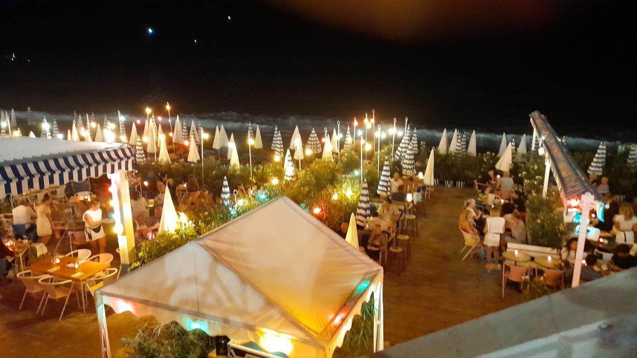 Nice Beau 2 Pieces Atypique-Original 200 M Mer, Promenade Des Anglais, Negresco Luaran gambar
